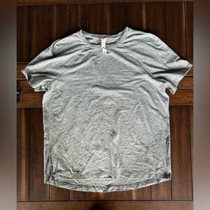 Lululemon License to Train Classic-Fit
T-Shirt - Heathered Medium Forest